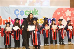 ASÜ’de Çocuk Üniversitesi  mezuniyet heyecanı yaşandı