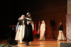 ASÜ’de Hemşirelik Haftası Sergi, Konferans ve Defileyle Kutlandı