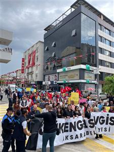 ASÜ'lü akademisyenler ve öğrenciler Farkındalık Yürüyüşü’ne katıldı
