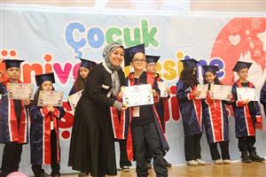 ASÜ’de Çocuk Üniversitesi  mezuniyet heyecanı yaşandı