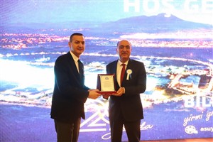 Aksaray Üniversitesinde 20. yıl coşkusu açılış töreniyle başladı