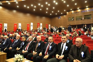 Aksaray Üniversitesinde 20. yıl coşkusu açılış töreniyle başladı